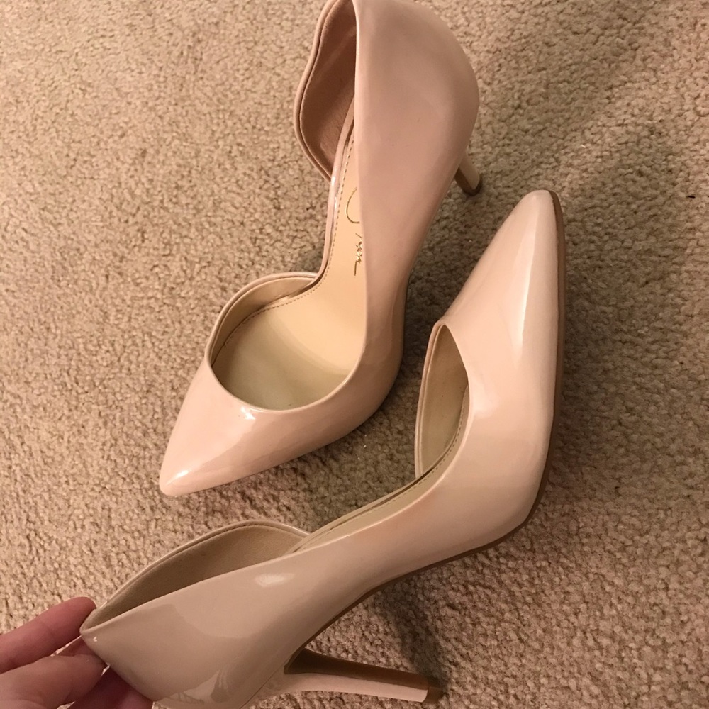 Jessica Simpson pumps size 6!